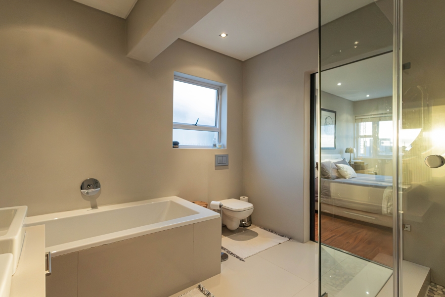 To Let 3 Bedroom Property for Rent in Sea Point Western Cape
